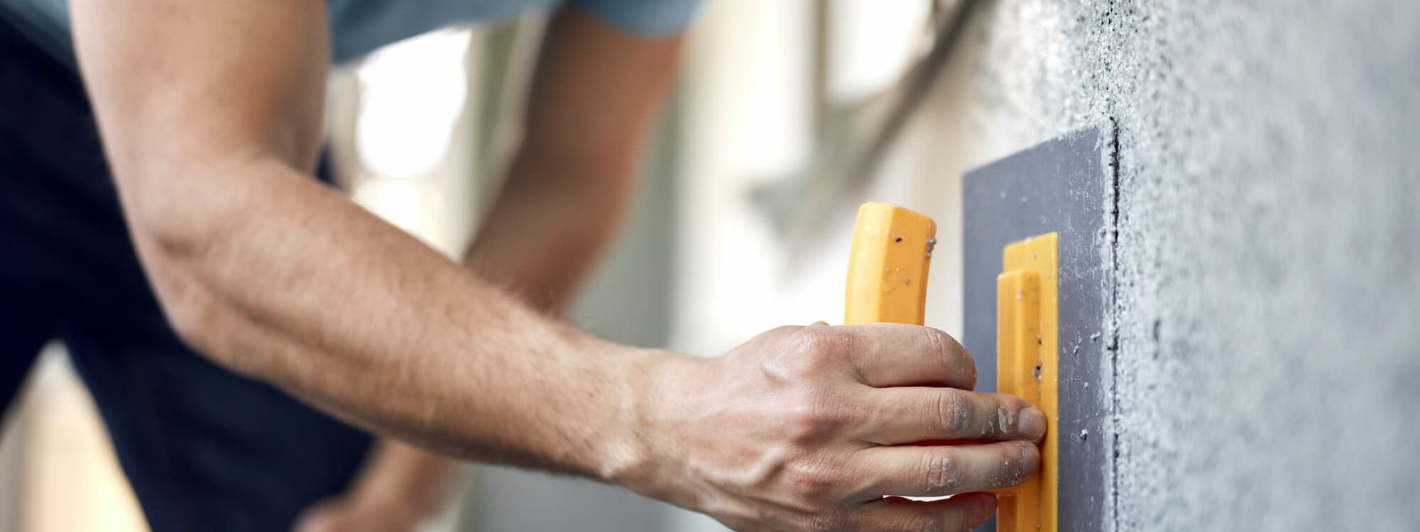 Peinture effet b&eacute;ton cir&eacute; : comment l’appliquer pour un rendu professionnel ? Lutterbach